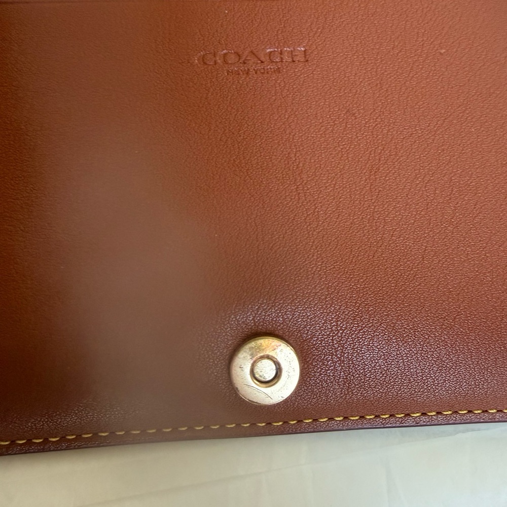 Women’s Coach Full Size Leather Wallet - Picture 6 of 9